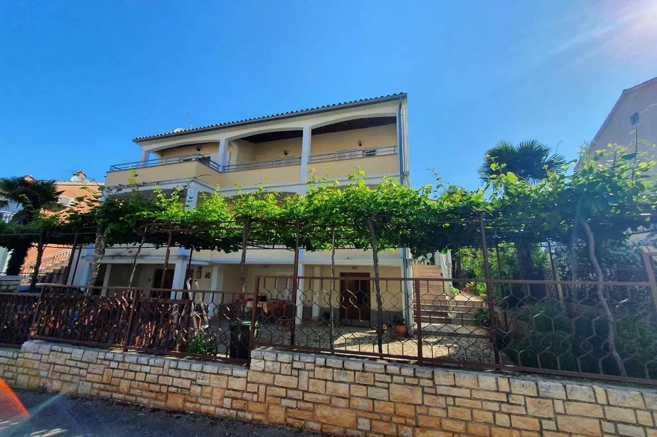 Apartments In Porec/Istrien 40404